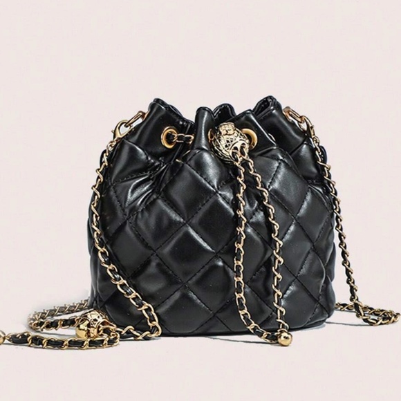 Luxe Vegan Leather Gold Tone Adjustable Chain Quilted Small Bucket Bag - Picture 2 of 11
